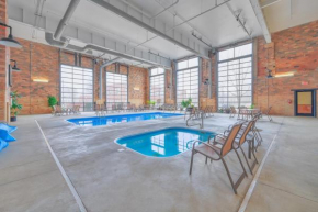 Ground Floor Getaway- Year round pool and hot tub